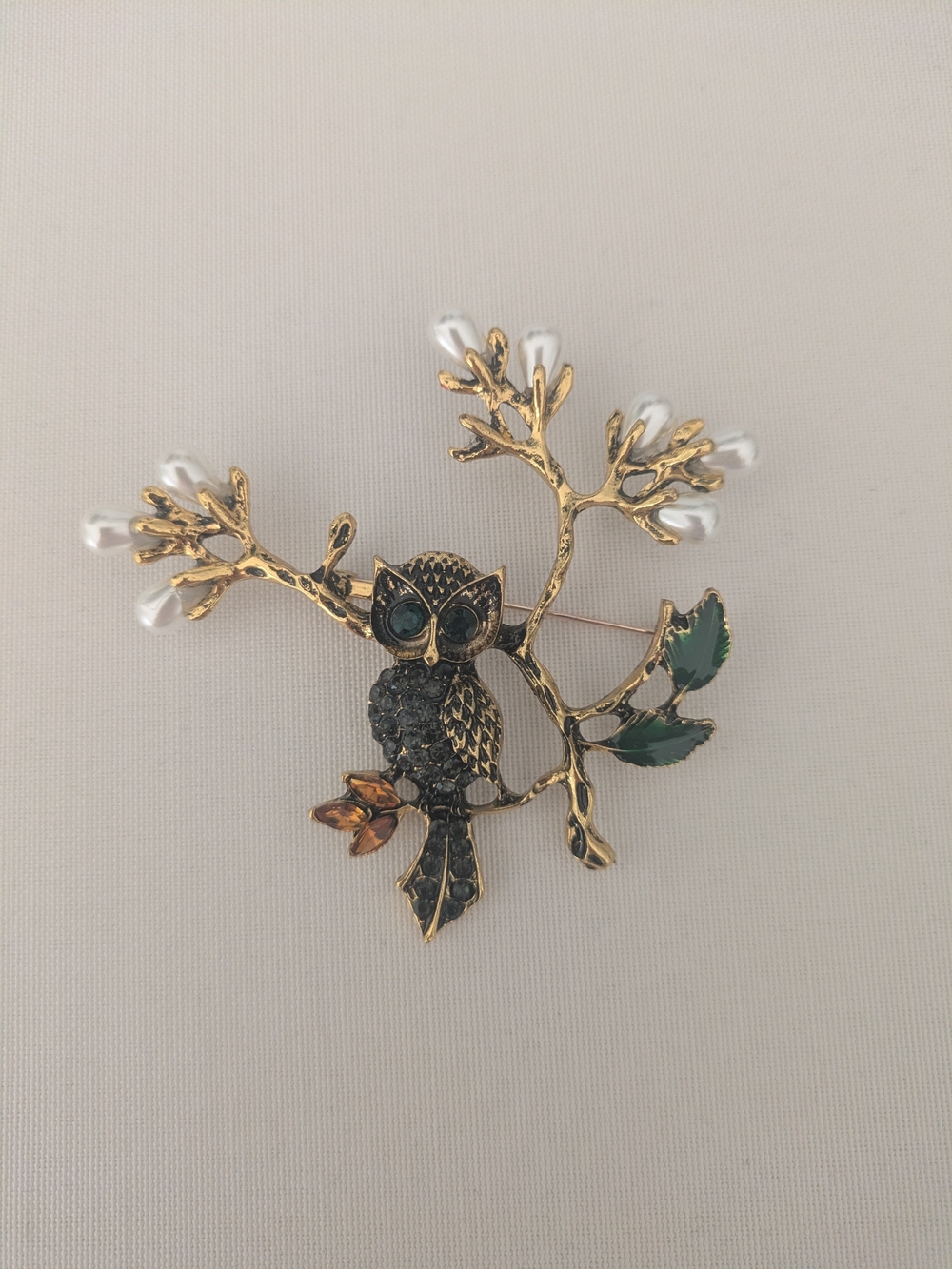 Vintage Gold-Tone Owl Brooch with Green  Enamel And Pearl Beaded Accents